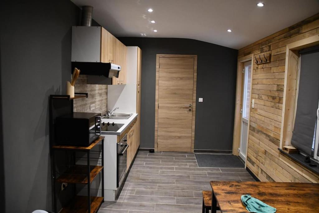 Logement In Wood Брюжлет Экстерьер фото